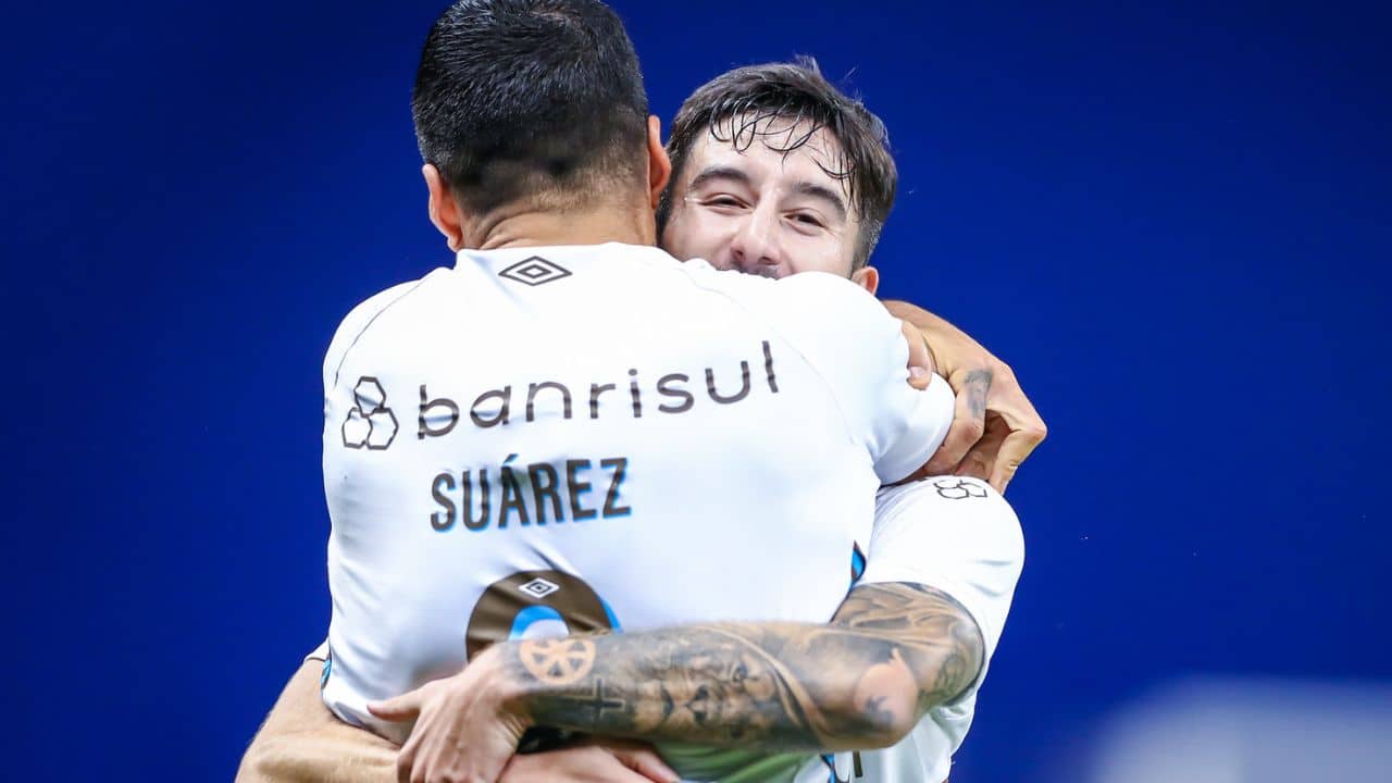 Resposta do Grêmio repercute na América do Sul Suarez e villasanti