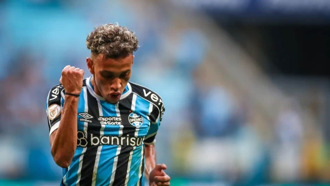 Ex-Grêmio, Bitello se torna titular e marca seu primeiro gol na Europa
