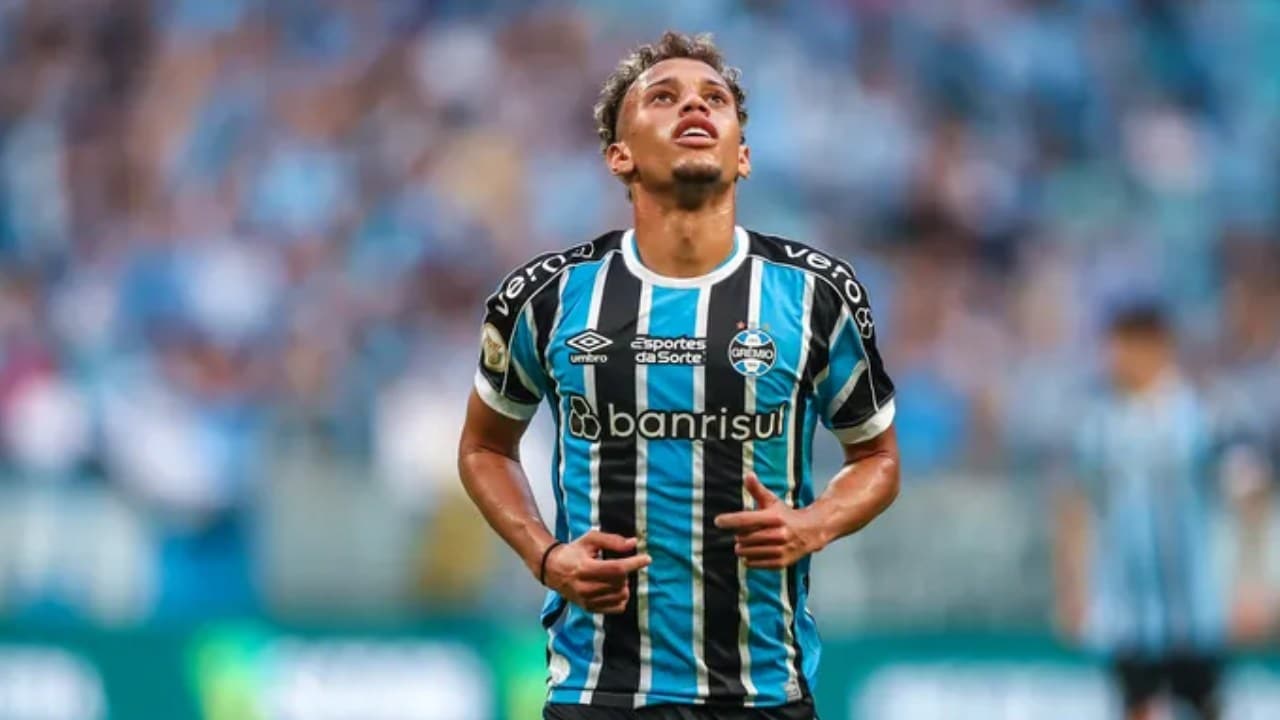 Grêmio segue em disputa com Cascavel por negociação envolvendo Bitello.