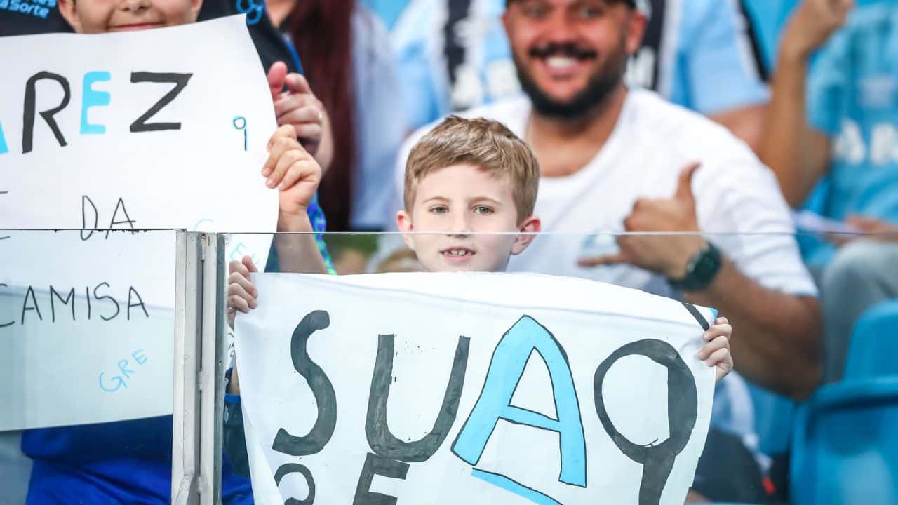 Campanha #ficaSuárez pode ganhar novos contornos no Grêmio; entenda