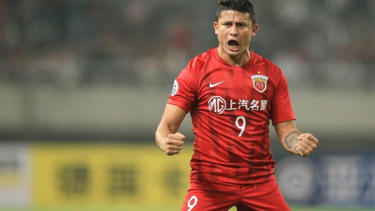 China conta com ex-Grêmio para reerguer futebol no país; confira