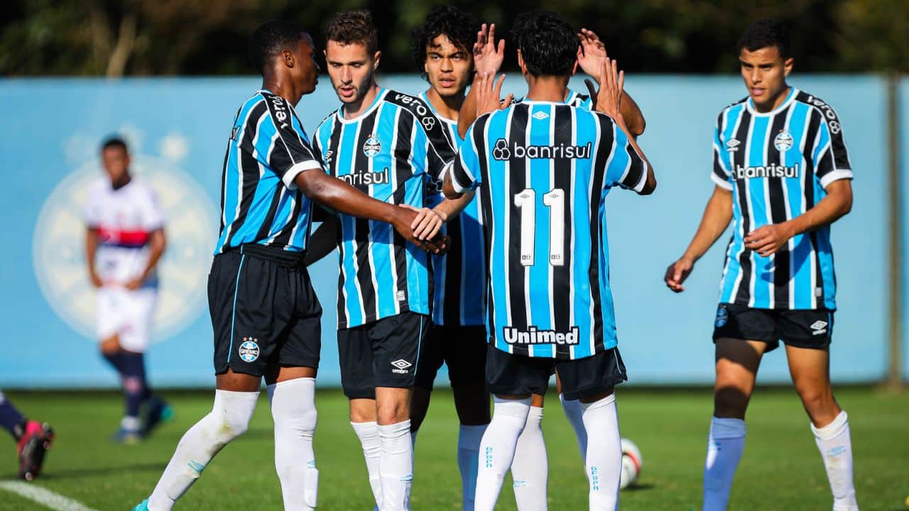 Jhonata Robert e +10: Grêmio bate o martelo e define escalação oficial na Copa FGF