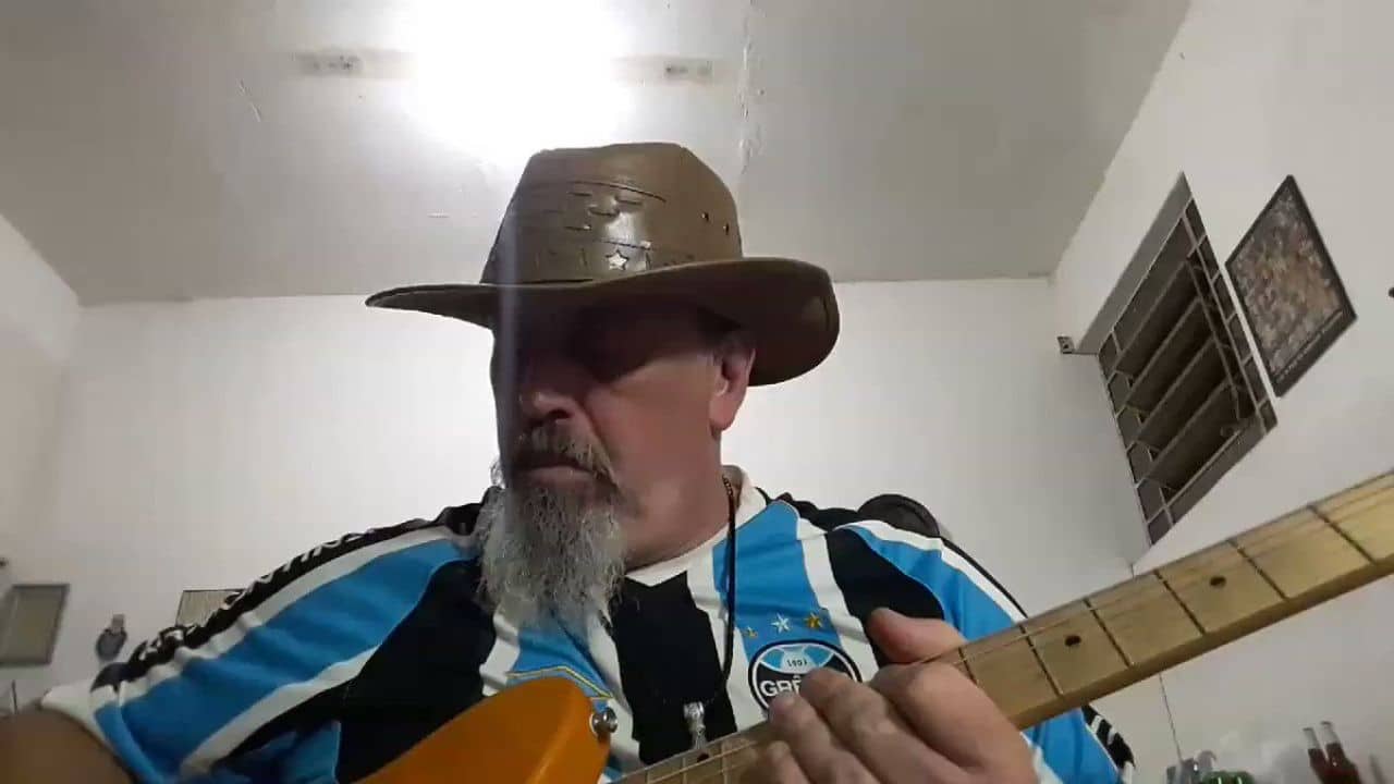 Filho de músico falecido agradece o Grêmio em post emocionante