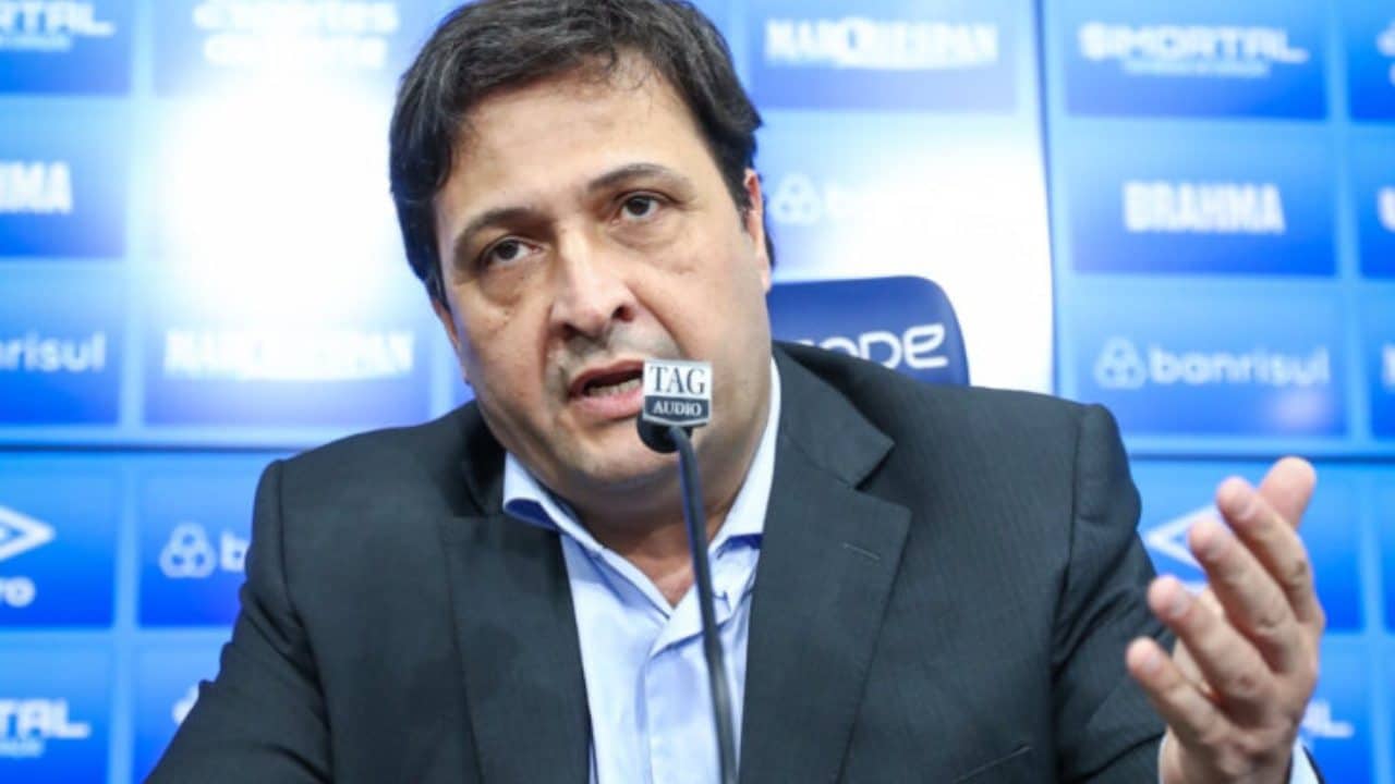 Presidente do Grêmio descarta Pedro Raul e fala sobre mercado da bola.