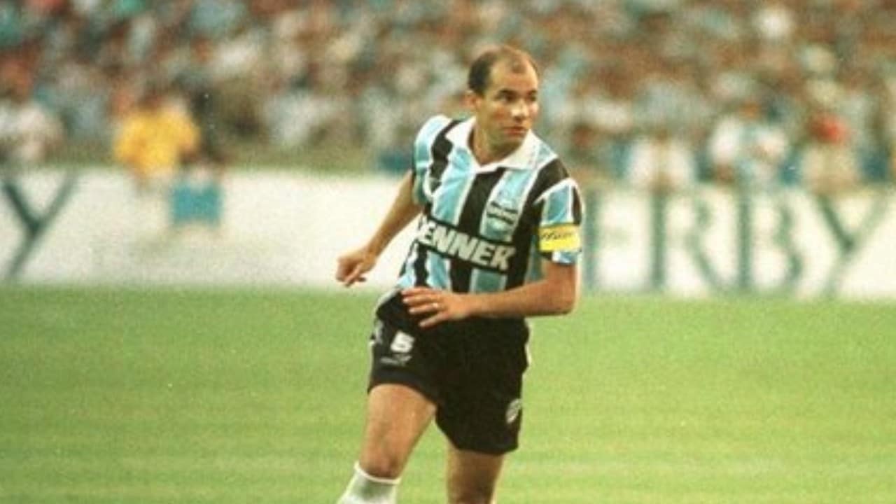Há 26 anos, Grêmio bateu o Athletico-PR com golaços de Sérgio Manoel e Dinho