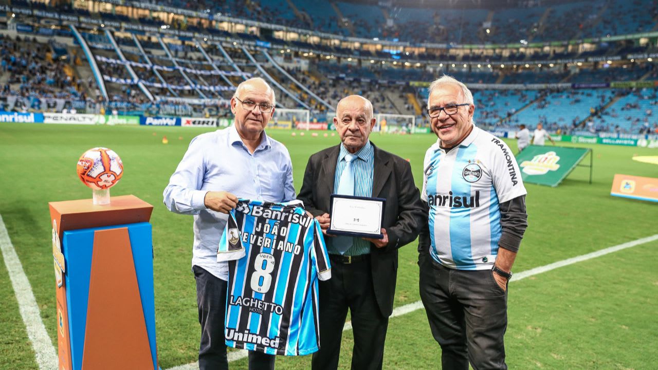 Ídolo do Grêmio e amado pela torcida, Joãozinho completa 82 anos
