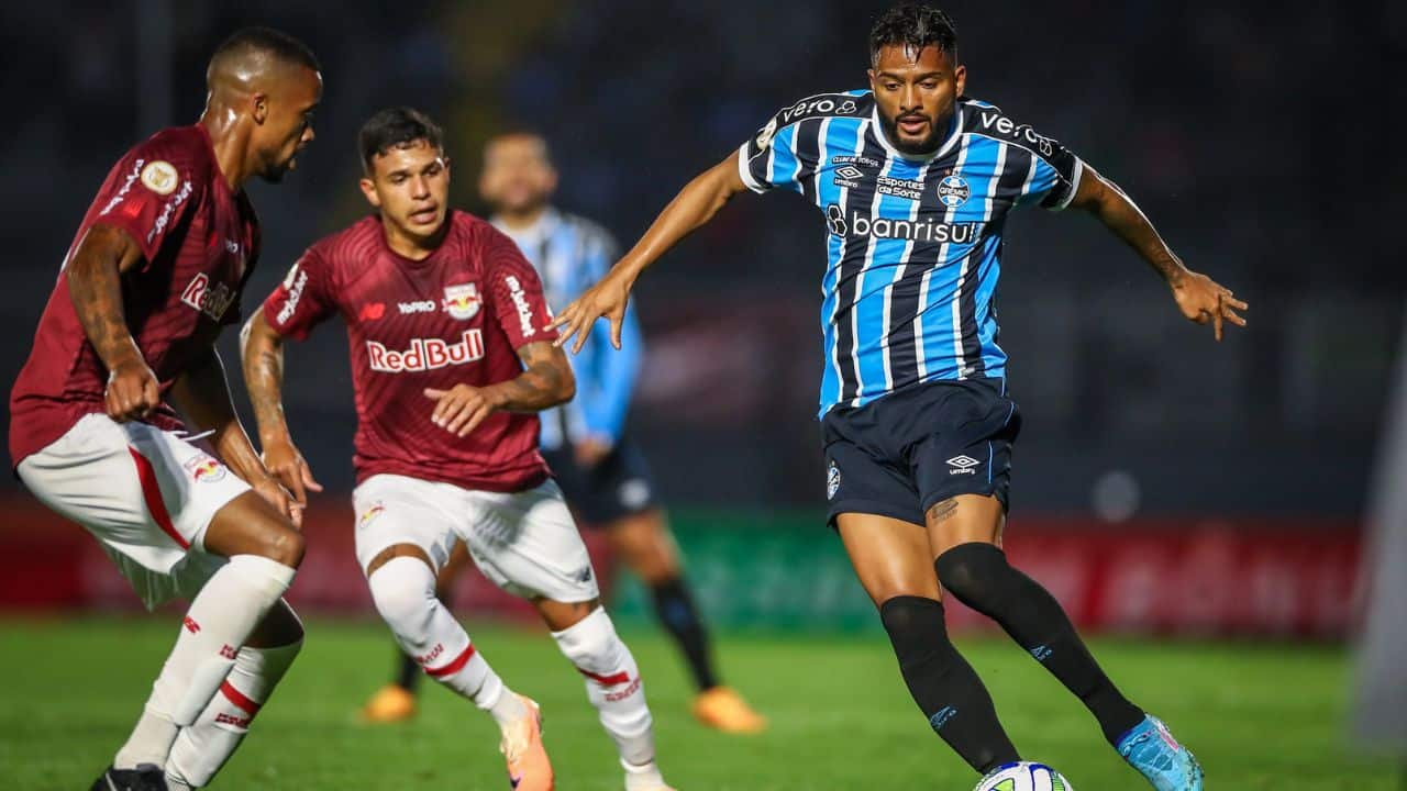 Bragantino x Grêmio: prováveis escalações e informações sobre a partida.