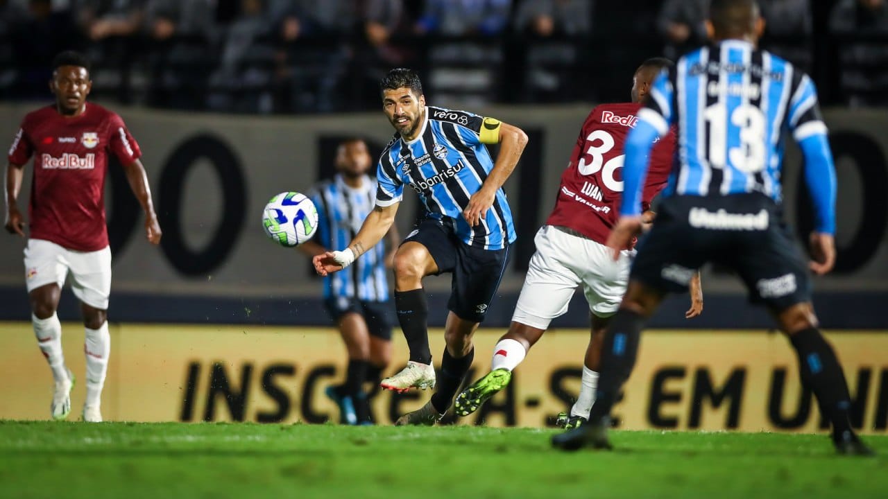 Promessa da base garante vitória do Grêmio em jogo-treino