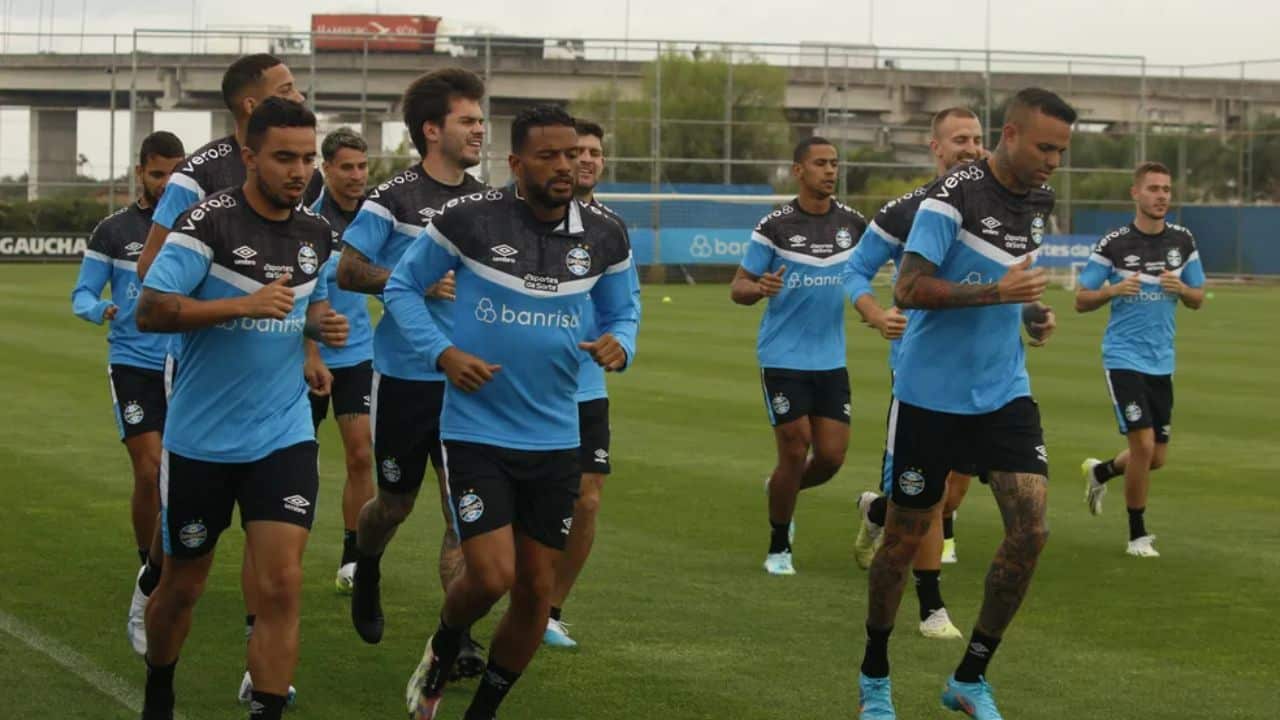 Promessa da base garante vitória do Grêmio em jogo-treino