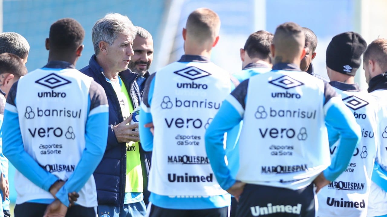 Chegadas e saídas no time do Grêmio: atualização do mercado da bola