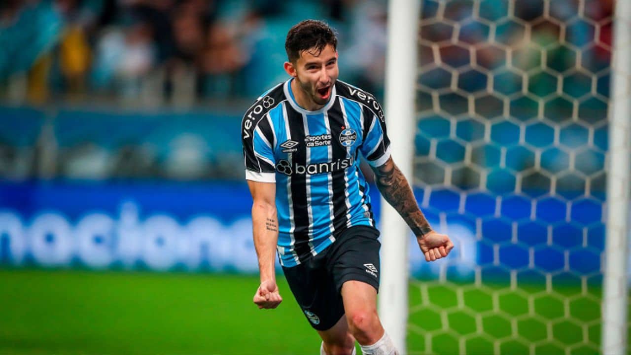 Grêmio bate o martelo e avisa ao Palmeiras o valor da Villasanti