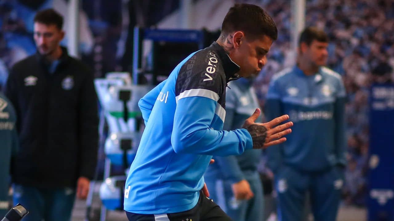 Barca de saída do Grêmio para 2024 ganha três nomes de peso