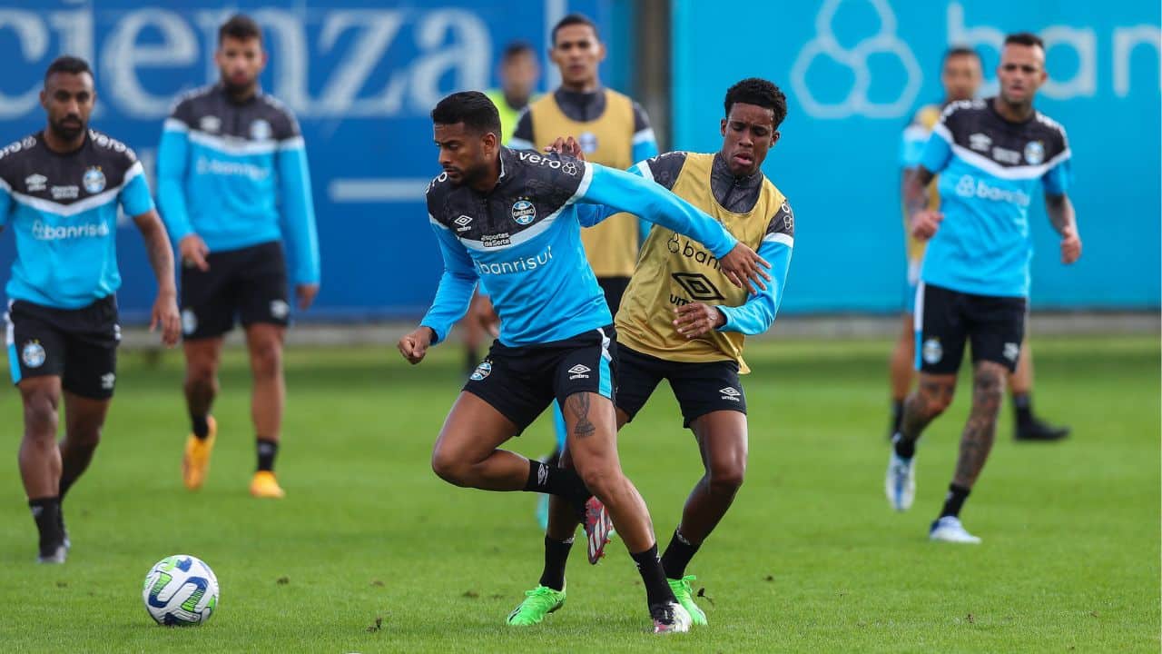 Titulares do Grêmio aguardam liberação do DM e preocupam comissão técnica