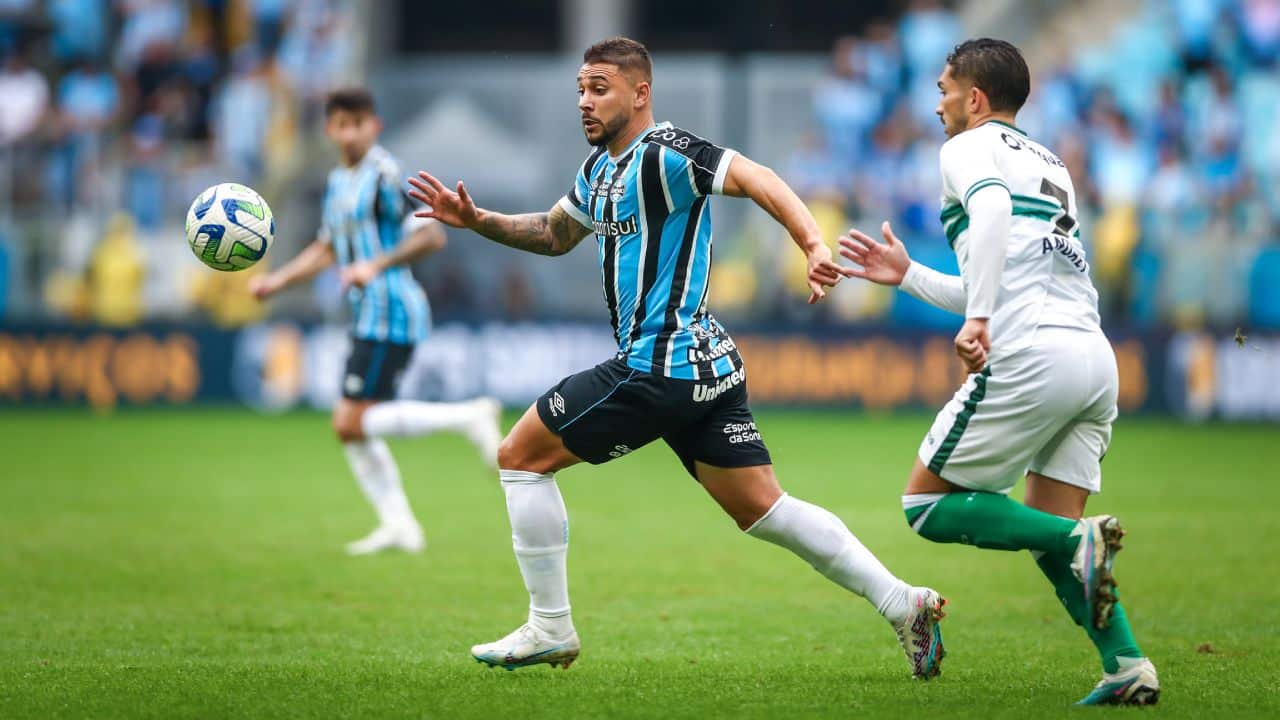 Coritiba x Bahia: onde assistir ao vivo, horário e escalações do