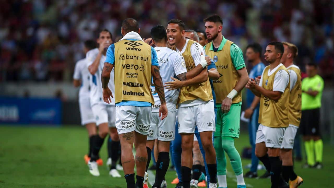 Corinthians vence Grêmio com gol aos 48 e conquista Supercopa