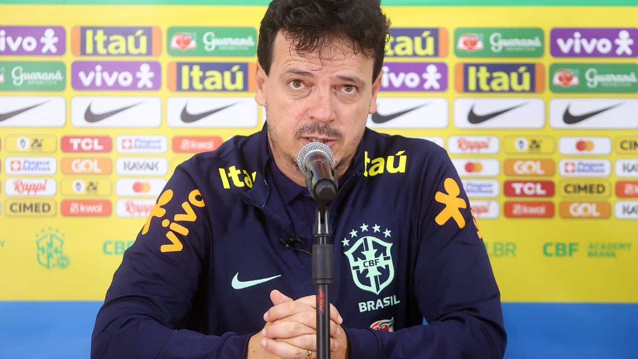 Ex-Grêmio e desconvocado da Seleção Brasileira é operado na França