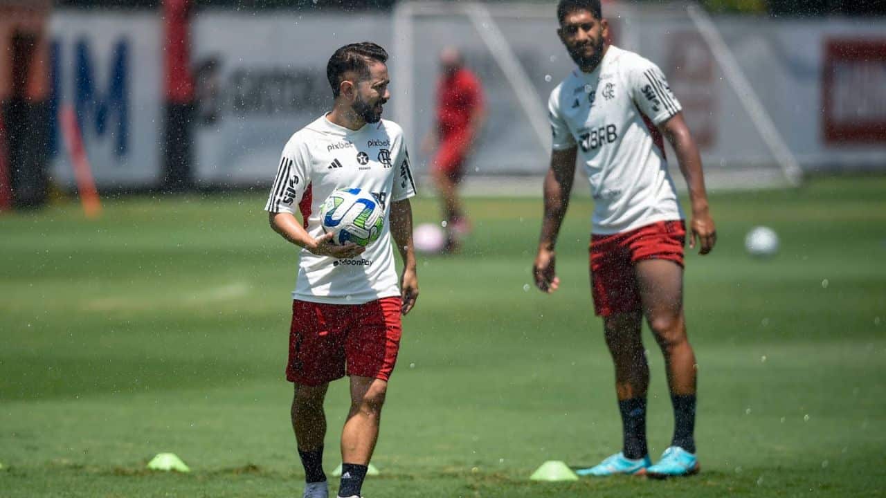 Jovem da base do Grêmio pede desculpas por erro em estreia contra