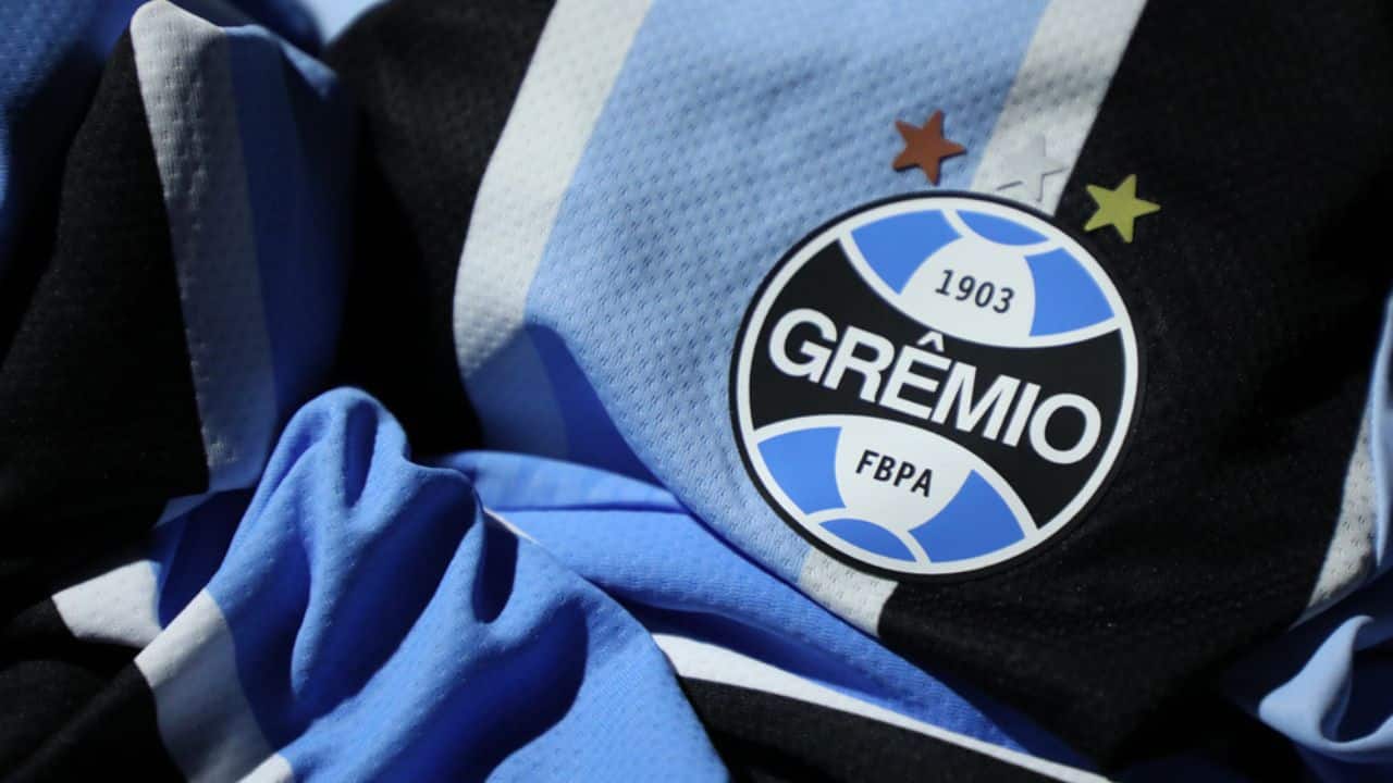 Zagueiro do Grêmio é anunciado por rival na série A do Brasileirão.