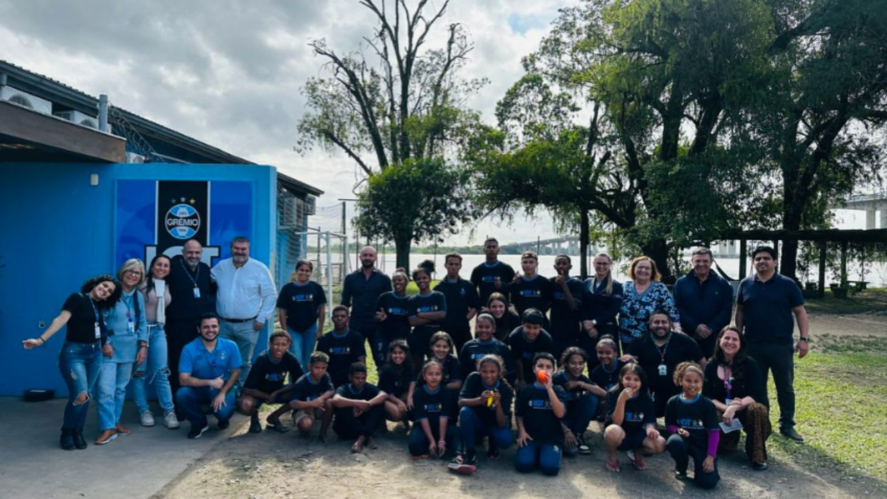 Grêmio Arrecada Ajuda para Famílias Desabrigadas na Escola do Clube