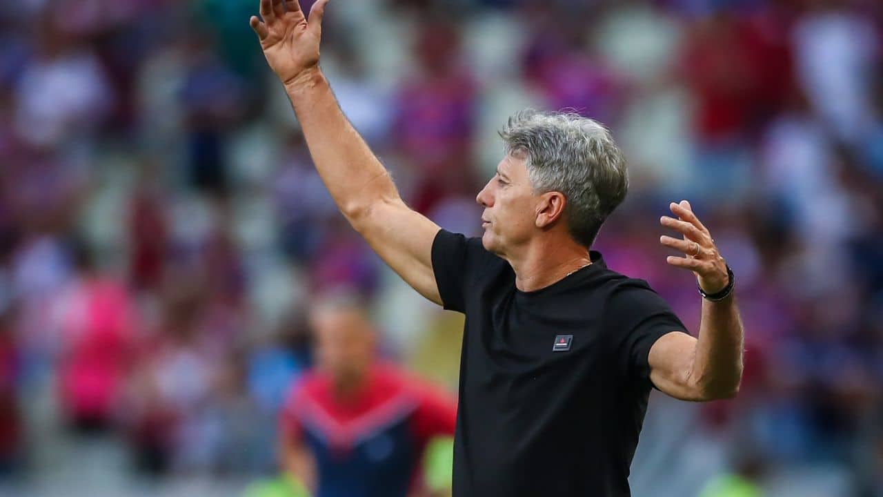 Jornalista e ex-conselheiro do Grêmio sai em defesa de Renato Portaluppi