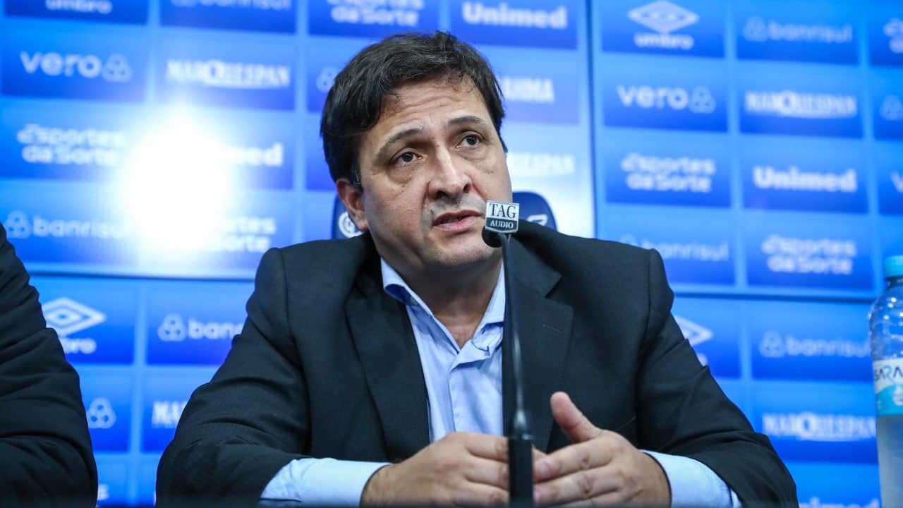 Grêmio prevê redução de R$1,5 milhão na folha salarial até julho.