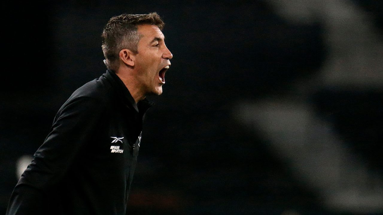 Técnico do Botafogo é vaiado e notícia chega de imediato ao Grêmio
