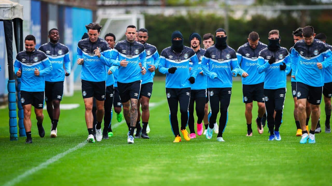 Flamengo prepara a saída de cinco jogadores do elenco; medalhão