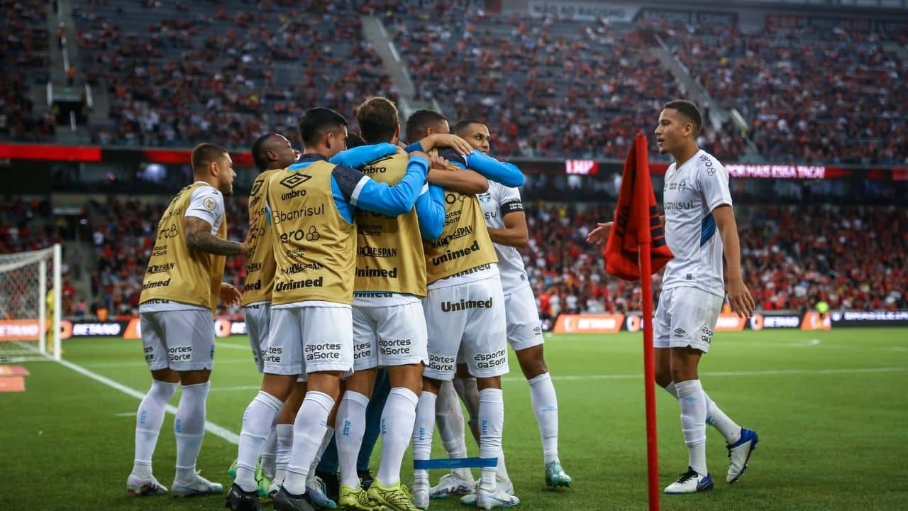 Wesley Costa pede desculpas para a torcida do Grêmio por erro em