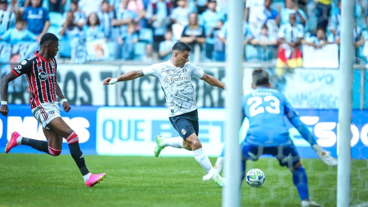 CBF bate o martelo e revela a equipe de arbitragem completa para São Paulo  x Grêmio