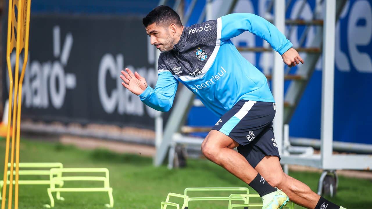 BOMBA: fato novo pode ajudar Suárez a renovar com o Grêmio