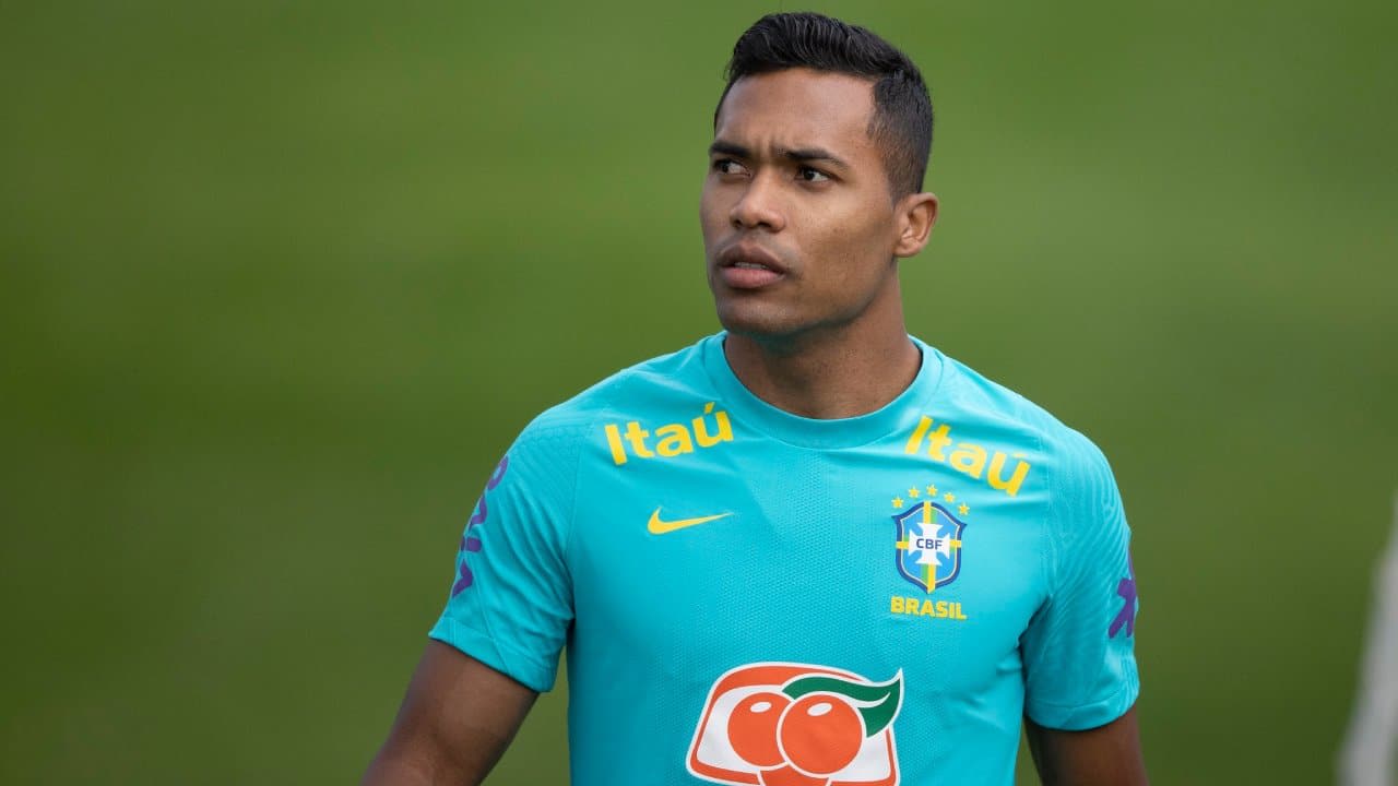 Alex Sandro: história e desempenho no Grêmio nos últimos anos.