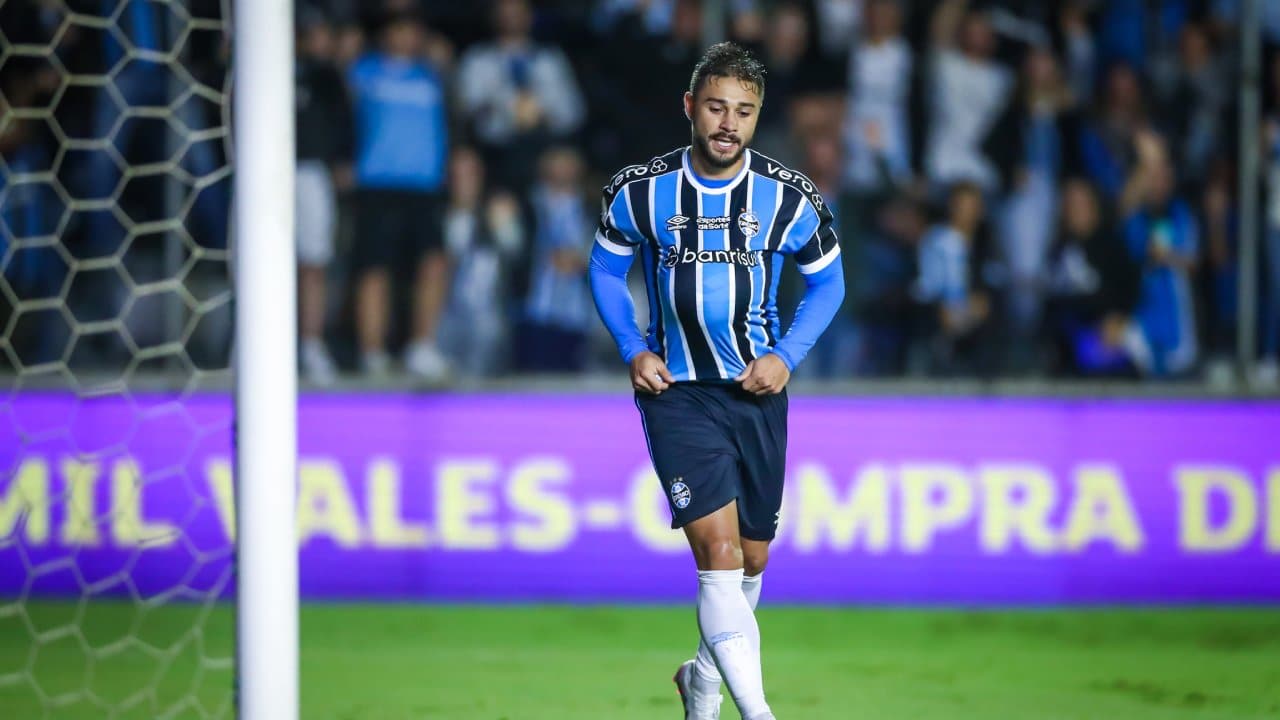 Detalhes da renovação contratual de João Pedro com o Grêmio VAZAM na web