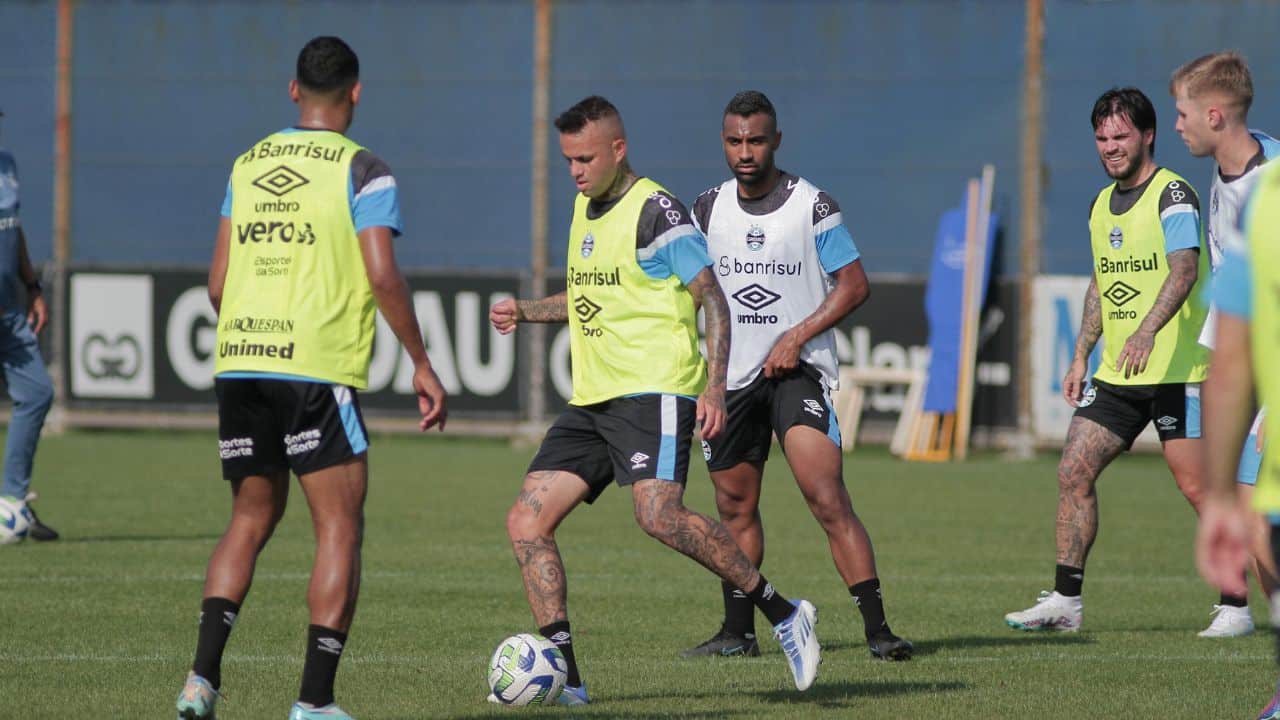 Com retorno de Suárez aos gramados, Grêmio treina de olho em partida diante  do Atlético-MG pelo Brasileiro