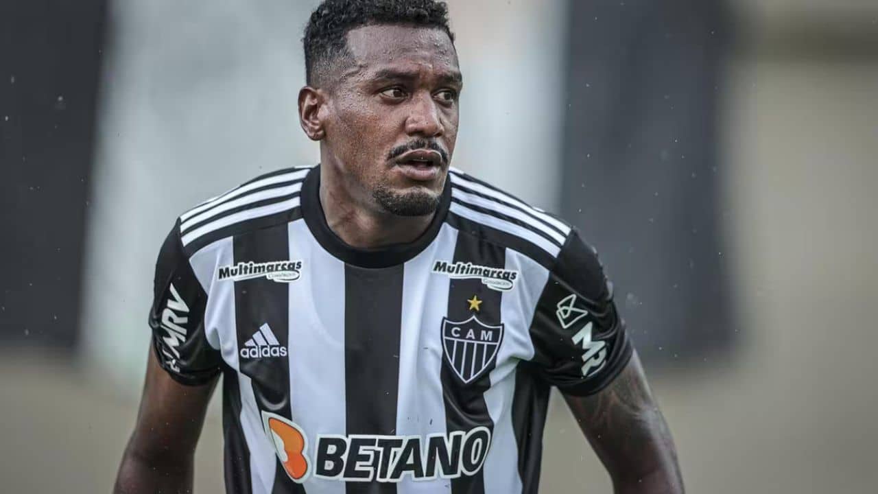 Grêmio enfrenta dificuldades para contratar Edenilson dentro do prazo estabelecido