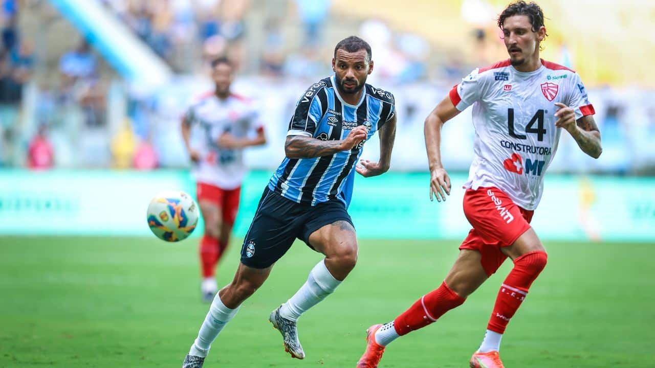 JP Galvão em jogo contra o São Luiz
