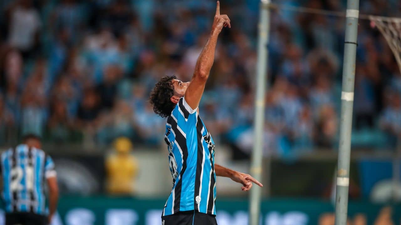 VAI VOLTAR: Grêmio define data de retorno de Diego Costa aos gramados