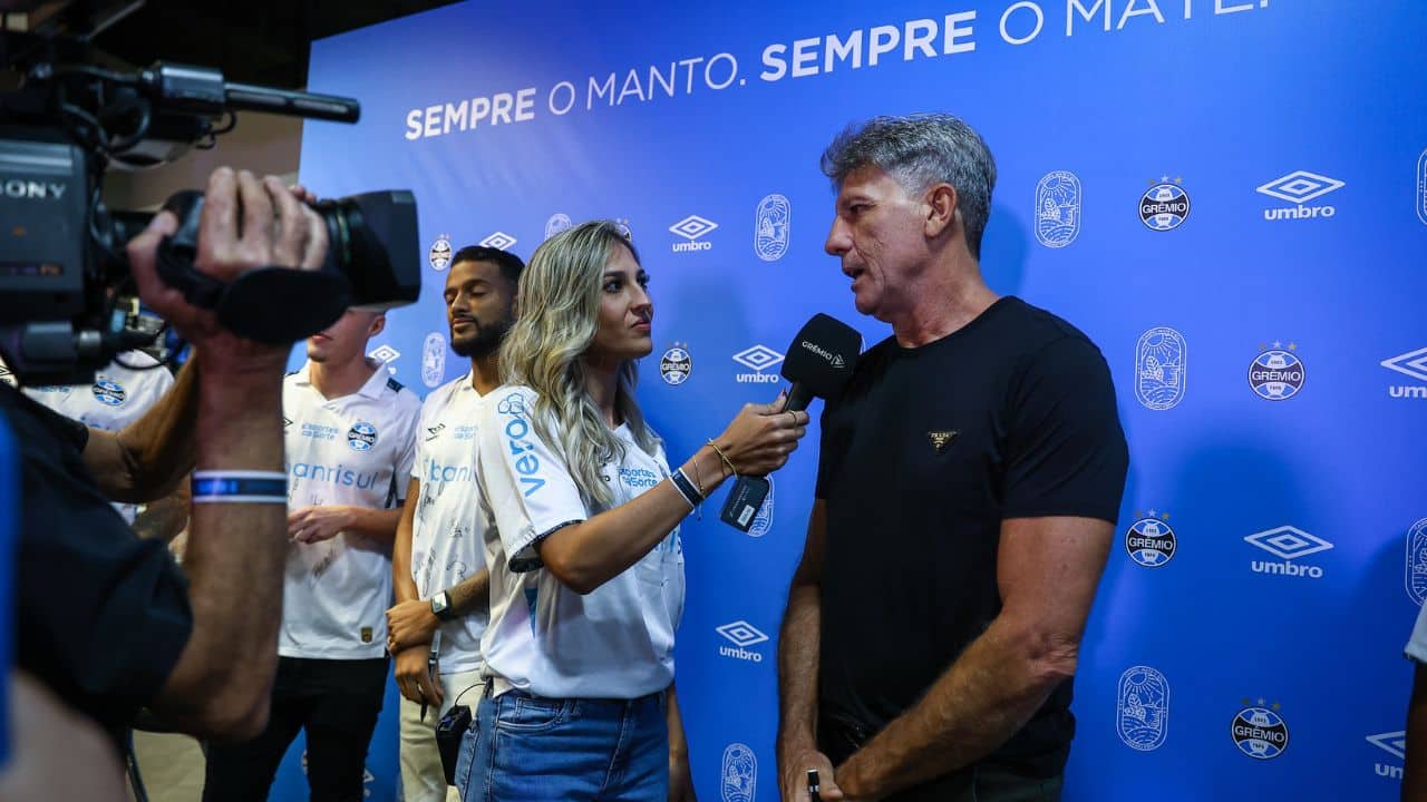 Renato Portaluppi convoca torcida tricolor após derrota do Inter no clássico grenal.