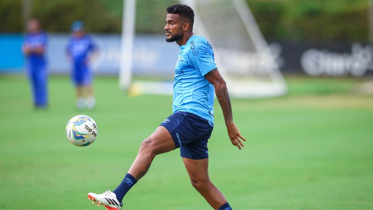 Grêmio atualiza situação de Reinaldo: “Aconteceu isso”