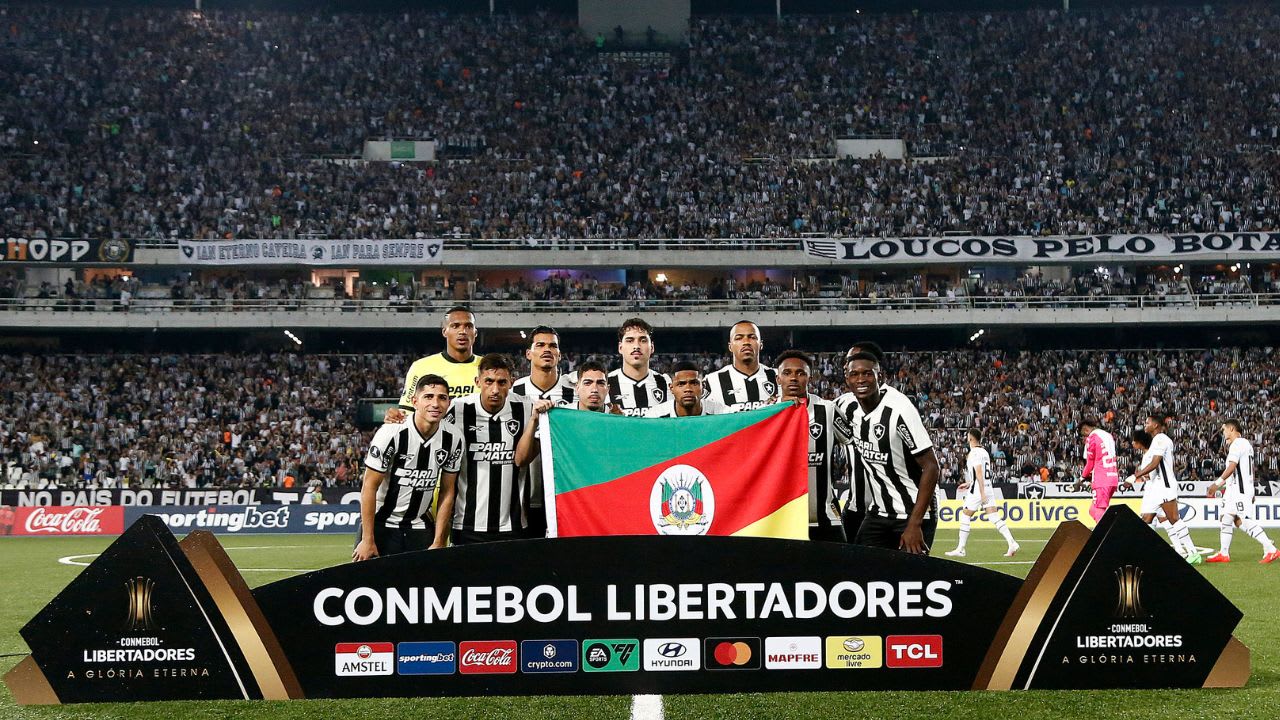 Emoção de Botafogo pelas homenagens a Grêmio, Inter e Juventude no futebol.