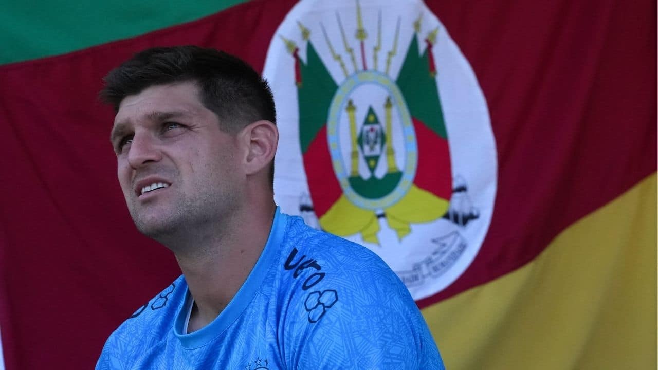 Kannemann está perto de feito histórico no Grêmio