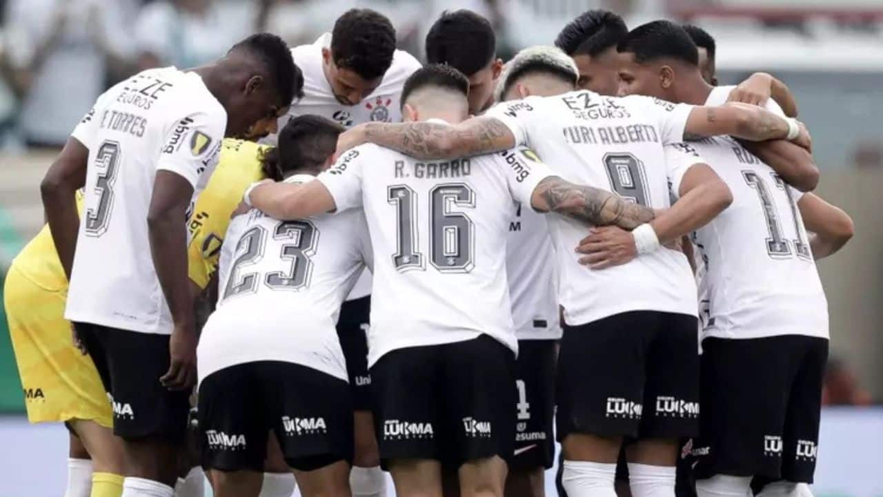 Atacante recém-contratado pelo Grêmio solicita rescisão no Corinthians