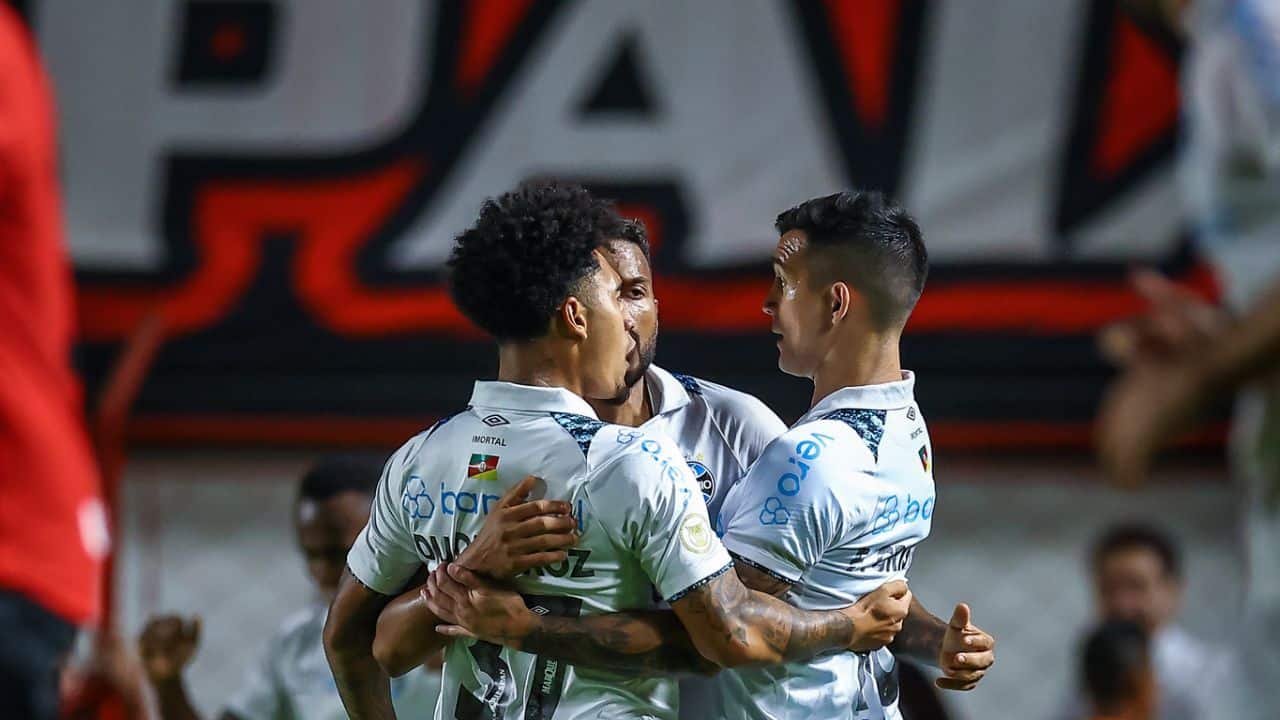 Lateral do Grêmio Desabafa sobre Frustração e Bastidores após Empate no Brasileirão