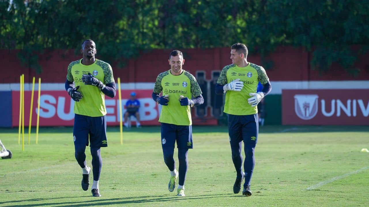 Renato Portaluppi finaliza treino e mantém suspense no gol do Grêmio: “não tenho titular”