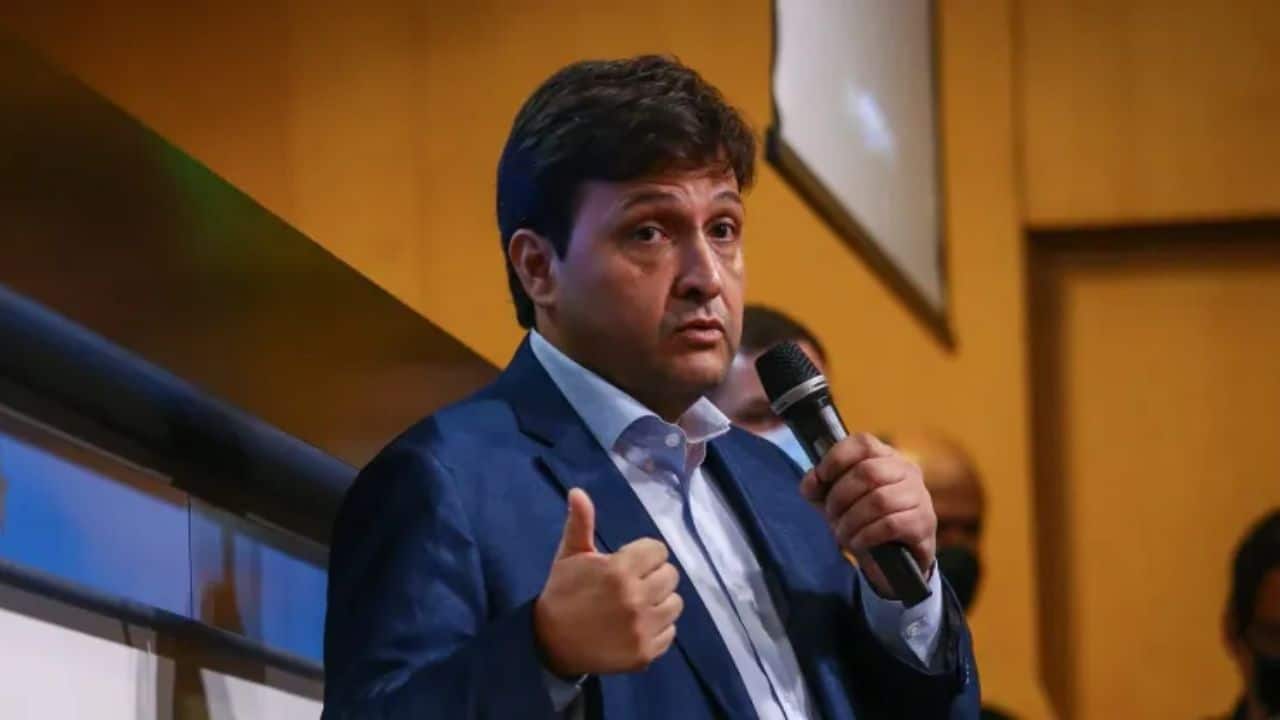 Desistência por Atacante: Coletiva de Geromel e Plano para Libertadores no Grêmio