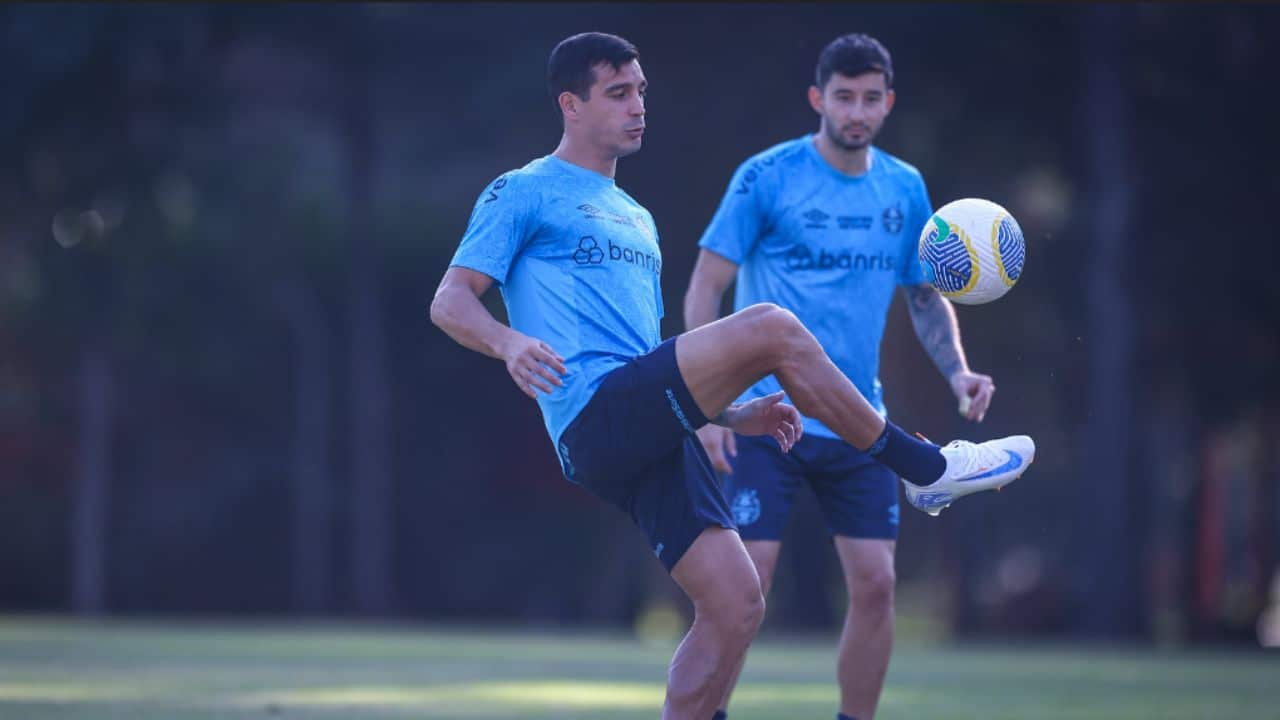 Desfalques e estreia de Monsalve marcam jogo do Grêmio contra o Corinthians