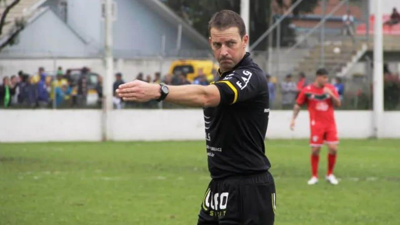 Arbitro Criciúma x Grêmio Lucas Paulo Torezin