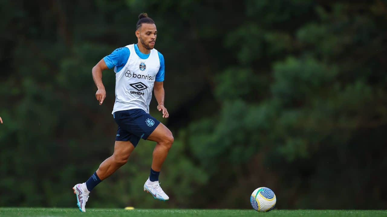 Grêmio prepara Braithwaite para sua estreia no time principal.