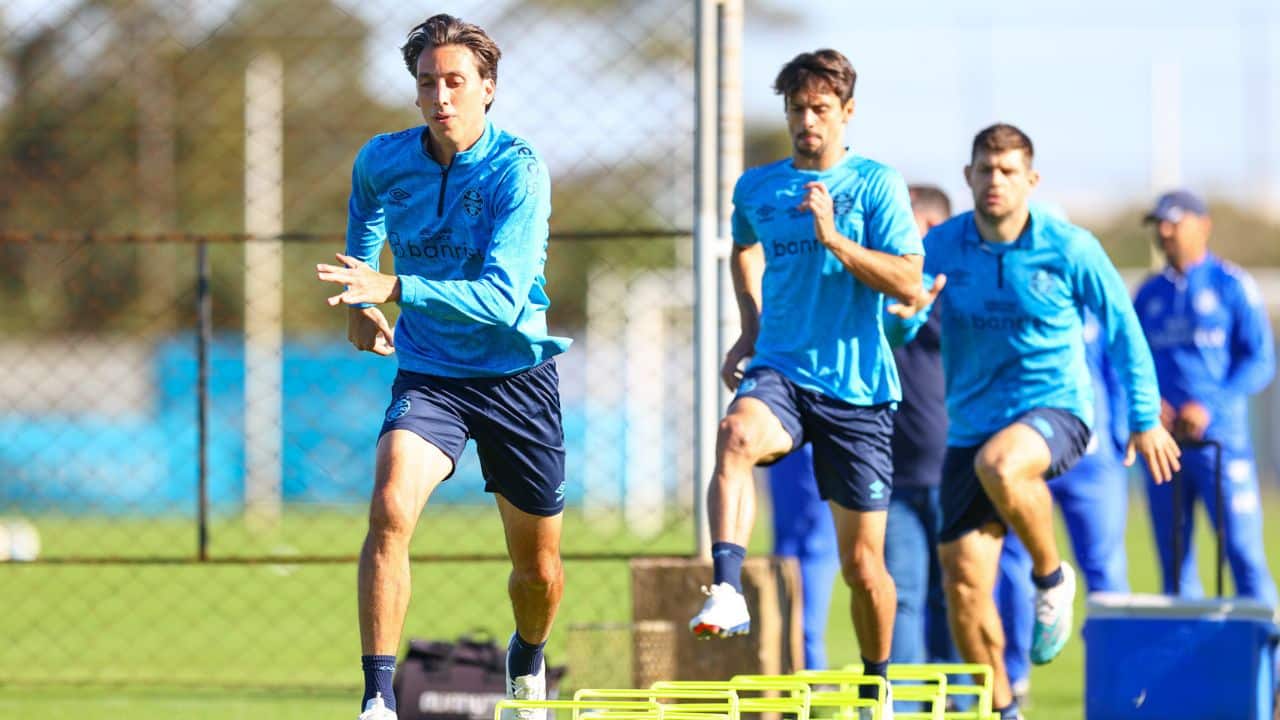 Bastidores da reapresentação do Grêmio após período de descanso