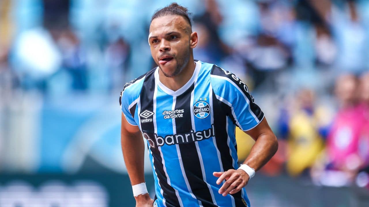 Novo reforço do Grêmio, Braithwaite já está entre os três principais artilheiros.