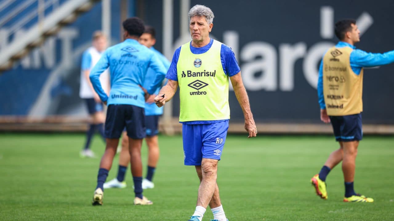 Treino do Grêmio visando duelo contra o Bragantino no Brasileirão.